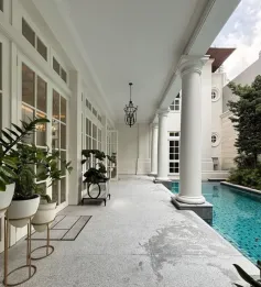 Rumah mewah dalam perumahan elit jakarta selatan