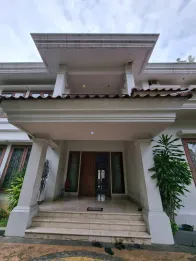 Rumah mewah dilengkapi klam renang di kuningan jakarta