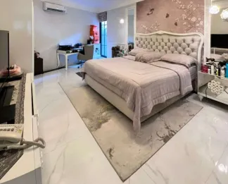 Rumah mewah elegan siap huni di pondok indah