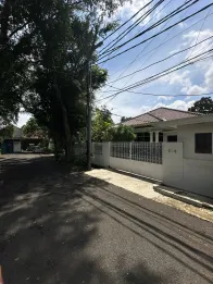 Rumah tua hitun tanah di kemang jakarta selatan