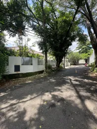 Rumah tua hitun tanah di kemang jakarta selatan