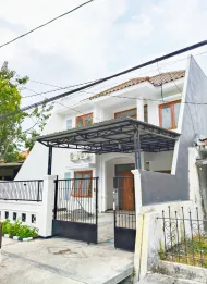 Sewa Rumah 2 Lantai Jl. DUKUH KUPANG TIMUR Surabaya Barat
