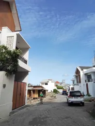 Sewa Villa Cantik Mewah Full Furnished 3 Lantai 4 Kamar Taman Mumbul Nusa D