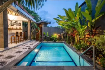 Sewa Villa Full Furnished Hadap Selatan 2 Kamar Seminyak Badung