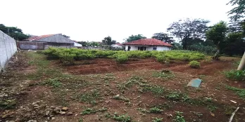 Tanah 1023 m2 SHM Bonus Rumah Serasa Villa Dekat Stasiun Whoosh Bandung