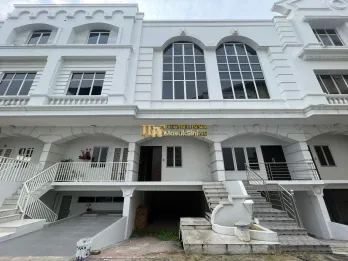 Jual Townhouse 3,5 Tingkat di Komplek Cemara Asri Cluster Diamond
