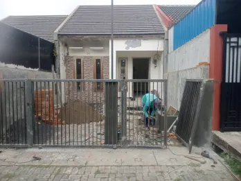 RUMAH SECOND MODERN SIAP HUNI LOKASI KARANGPLOSO - HARGA 385 JUTA