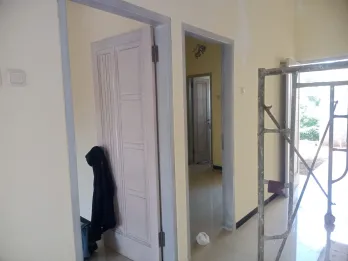 RUMAH SECOND MODERN SIAP HUNI LOKASI KARANGPLOSO - HARGA 385 JUTA