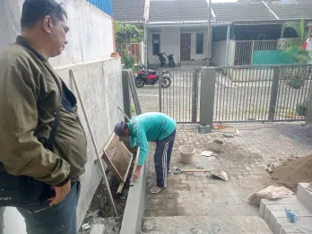 RUMAH SECOND MODERN SIAP HUNI LOKASI KARANGPLOSO - HARGA 385 JUTA