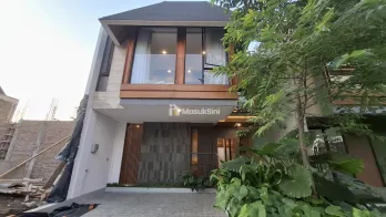 DIJUAL RUMAH MEWAH DALAM PERUMAHAN DI MAGUWOHARJO, SLEMAN