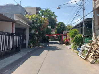 DI JUAL RUMAH BARU AMERICAN CLASIC  LOKASI JALAN SAWOJAJAR 1