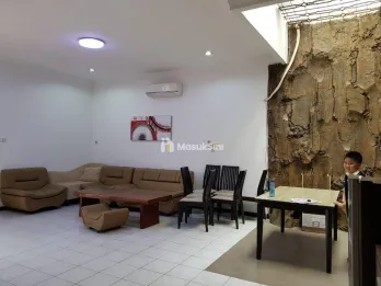 Dijual / Disewakan Rumah SIMPANG DARMO PERMAI SELATAN Surabaya barat