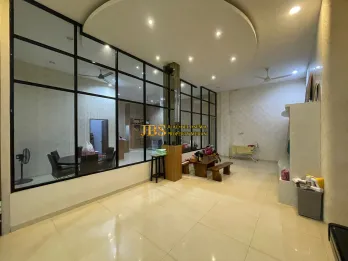 Dijual Ruko Gandeng 3,5 Tingkat di Jalan T. Amir Hamzah - Medan