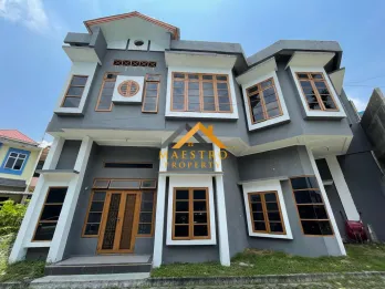 Dijual Rumah Hook Komplek Taman Kyoto Jalan Mesjid - Medan