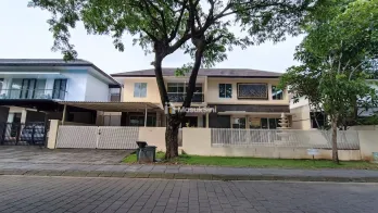 Dijual Rumah Luas di Perumahan Graha Natura, Surabaya Barat