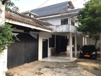 Jual Rumah Lama Luas Bagus di Raya Panggung Kota Bekasi
