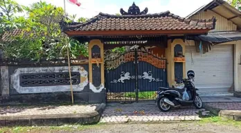 Jual Rumah Style Bali 5 Kamar Pinggir Jalan Utama Tabanan Kota