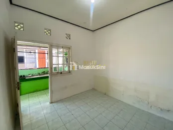 KOS-KOSAN + RUMAH INDUK DEKAT ATMAJAYA, SETURAN & JANTEN!