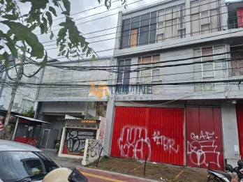 RUKO BESAR DI JALUR UTAMA GEJAYAN UNTUK USAHA MAKSIMAL