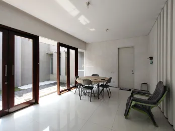 RUMAH 2 LANTAI FURNISHED di ARAYA