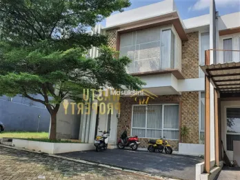 RUMAH 2,5 LANTAI SIAP HUNI DALAM CLUSTER DI PAMULANG TANGSEL