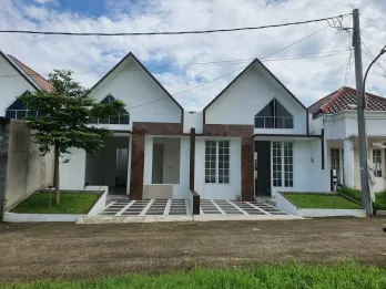 RUMAH CANTIK DALAM CLUSTER DEKAT CCM