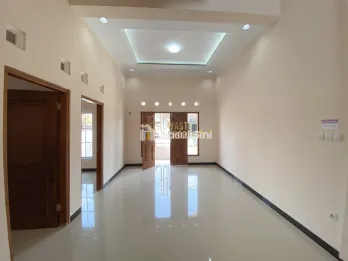 RUMAH DESAIN KLASIK MODERN DI BANGUNTAPAN, BANTUL