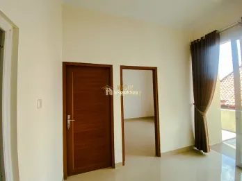 RUMAH MEWAH 2 LANTAI DI LINGKUNGAN NYAMAN PURWOMARTANI