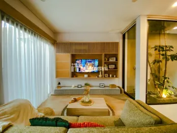 RUMAH MEWAH DALAM PERUMAHAN DI MAGUWOHARJO, SLEMAN