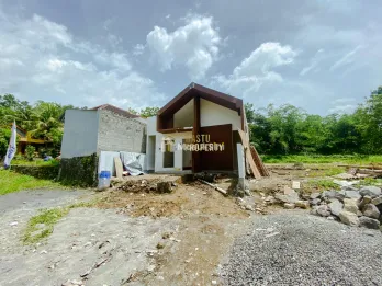 RUMAH MODERN 300 JUTAAN DI SEDAYU DEKAT STUDIO ALAM GAMPLONG