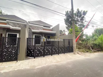 RUMAH SIAP HUNI DEKAT KAMPUS UII, YOGYAKARTA