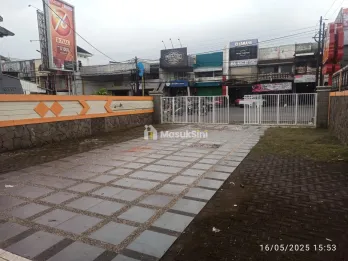 RUMAH untuk USAHA di SOEKARNO HATTA