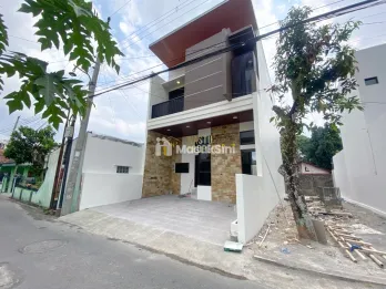 SIAP HUNI, RUMAH 2 LANTAI, DEKAT JALAN KALIURANG KM 7