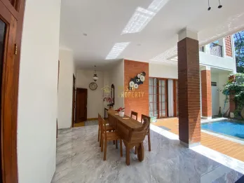 VILLA DESAIN DAN VIEW CANTIK DI BALECATUR SLEMAN