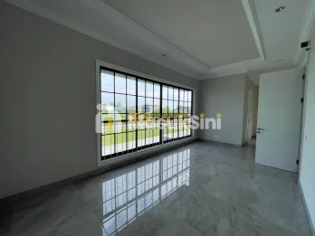 Dijual Cepat!! Villa di Komplek Citraland Gama