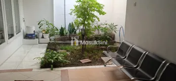 Dijual Murah Rumah 2Lt SHM di Jalan Kutisari Selatan, Surabaya