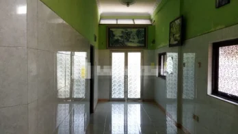 Dijual Ruko 3 Lantai di Raya Manyar, Surabaya