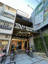 Dijual Ruko Strategis Full Furnished di Komplek J Square