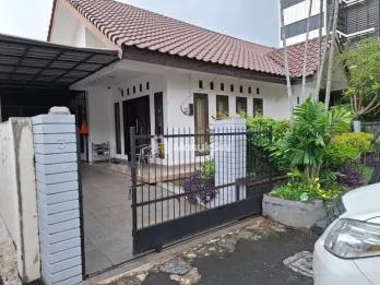Dijual Rumah 1,5 Lantai di Jalan Keuangan, Jakarta Selatan