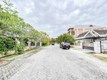 Dijual Rumah 1.5 Tingkat di Komplek Citra Wisata Jalan Karya Wisata - Medan