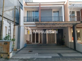 Dijual Rumah 2 Lt, Cluster, Bagus, Strategis, Row