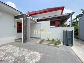DIJUAL RUMAH 3 KAMAR DI BERBAH SLEMAN, HARGA TERJANGKAU