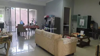 Dijual Rumah Asri di Sutorejo Timur, Surabaya