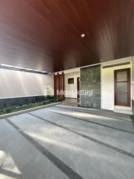 DIJUAL RUMAH BARU LOKASI ARAYA GOLF MALANG