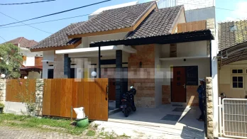 Dijual Rumah cantik Griyashanta Suhat dekat kampus UB Malang