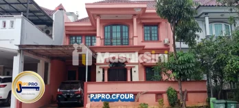 Dijual Rumah dengan Lokasi Bebas Banjir di Cluster Bulevar Hijau