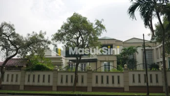 Dijual Rumah di Jalan Permata Indah, Lippo Karawaci, Tangerang