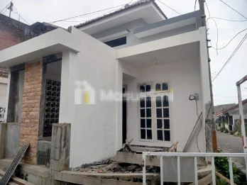DIJUAL RUMAH HOOK TERIMA SIAP HUNI LOKASI PERUMAHAN GPA KARANGPLOSO MALANG