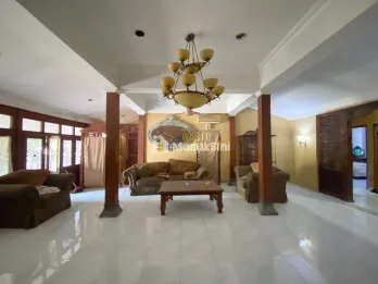 DIJUAL RUMAH JOGLO ETNIK DENGAN TANAH LUAS DI KALASAN