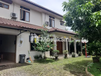 Dijual Rumah Luas di Taman Jati Indah, Depok